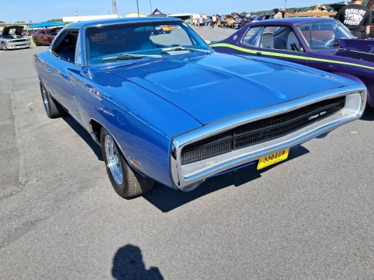 20250920_105552 1970 Charger 500 B5 blue 440 AT.jpg