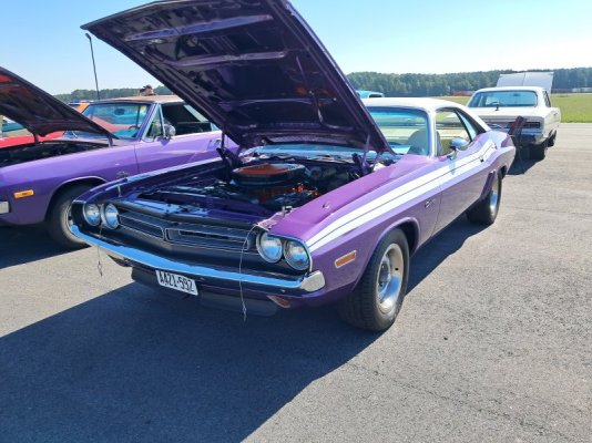 20250920_105212 1971 Plum Crazy RT 6-pk AT.jpg