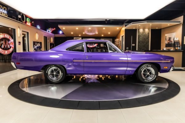 1970-plymouth-road-runner-rocks-plum-crazy-paint-and-a-440-six-pack-v8_4.jpg