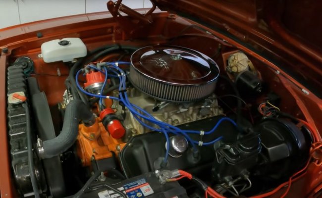 1967-dodge-coronet-ragtop-flaunts-hemi-surprise-shares-garage-with-first-year-r-t_15.jpg
