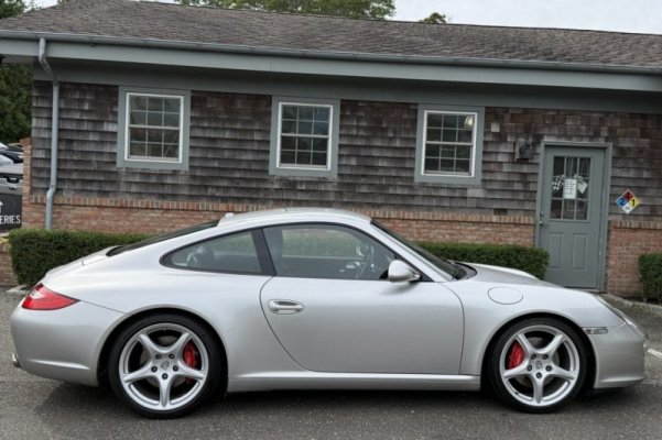 2009_porsche_911-carrera-s-coupe_2009-carrera-s00006-06596.jpg