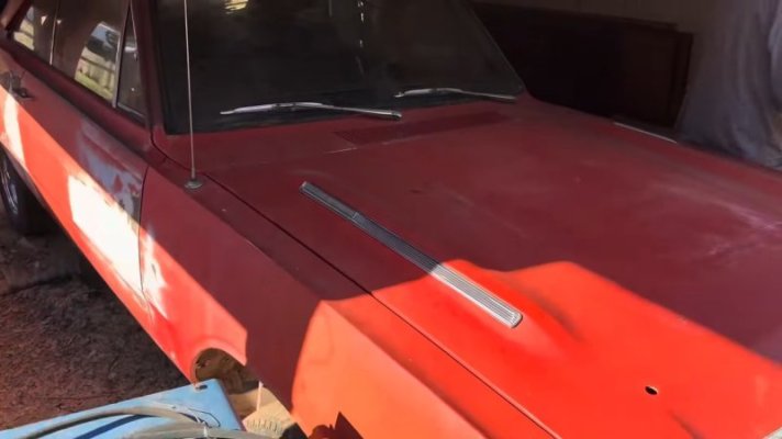 double-mopar-score-in-estate-sale-1969-dart-swinger-340-1970-challenger-drag-car_7.jpg