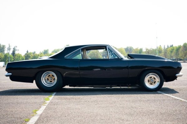 1967-plymouth-barracuda-rocks-v8-firepower-and-1200-horses-yet-nobody-wants-it_2.jpg