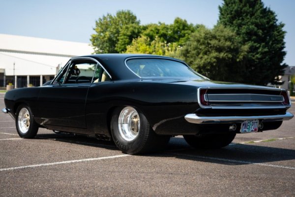 1967-plymouth-barracuda-rocks-v8-firepower-and-1200-horses-yet-nobody-wants-it_4.jpg