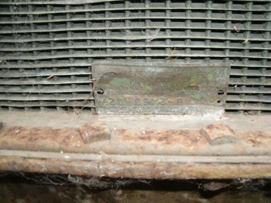 70 RR Heat Ducts JD Raditor Model A 002.JPG