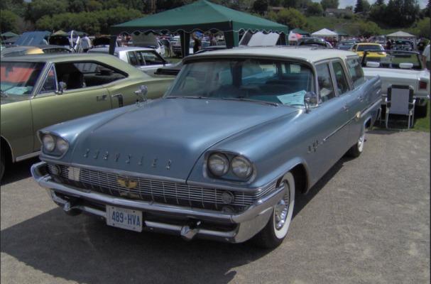 Chry 1958 New Yorker Wagon.png