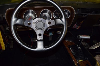 steering wheel.jpg