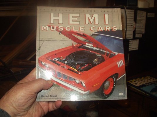 HEMI MUSCLE CARS.JPG