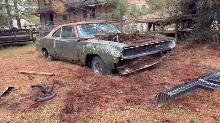 try-not-to-cry-1968-charger-rot-under-pines-r-t-badge-barely-hangs-on-ok-cry-a-lot-262692_1.jpg