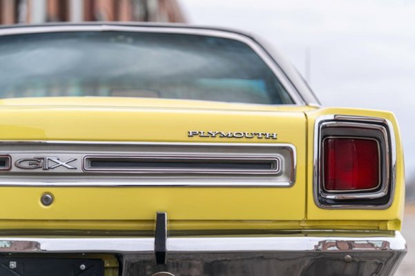 yellow-1969-plymouth-gtx-is-no-lemon-packs-the-greatest-mopar-engine_3.jpg