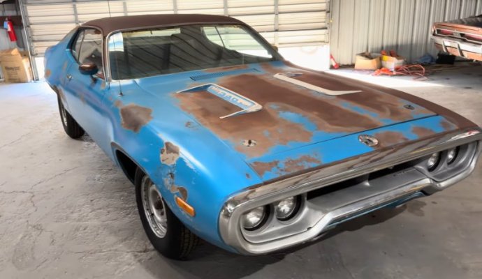 petty-blue-1972-plymouth-road-runner-is-a-small-block-v8-time-capsule_2.jpg