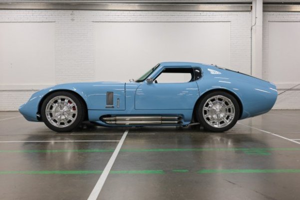 1965_factory-five-racing_shelby-daytona-coupe-replica_Image-129-84917.jpg