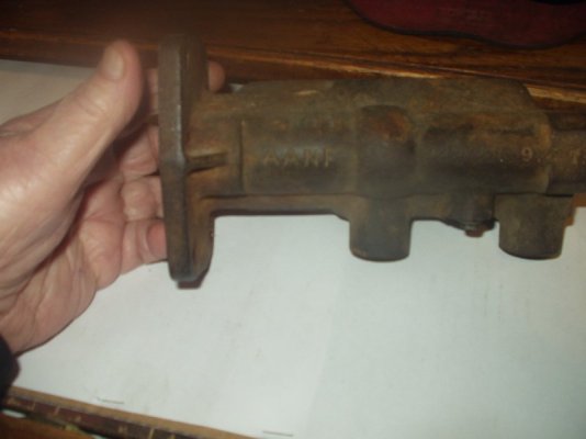 master cylinder 1.jpg