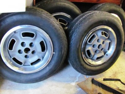 MoPar 1969 cast road wheels - survivor set all original.JPG