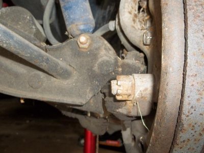 Lower ball joint.jpg Lower ball joint.jpg