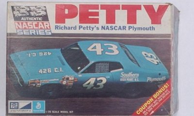 71 Roadrunner Nascar #43 Richard Petty's model #1.jpg