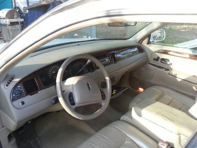 lincoln front driver interior.jpg lincoln front driver interior.jpg