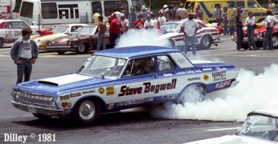 Bagwell 64 Ply doing burnout.jpg