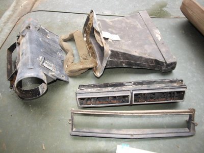 center AC Outlet.jpg center AC Outlet.jpg