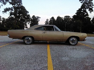 6 8 mopar 069.jpg
