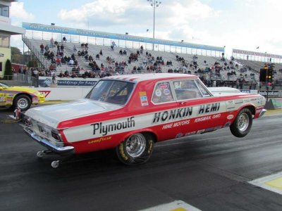 HONKING HEMI.jpg HONKING HEMI.jpg