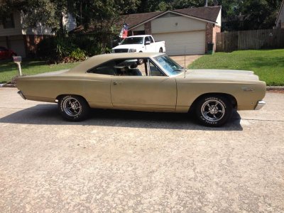 6 8 mopar 253.jpg