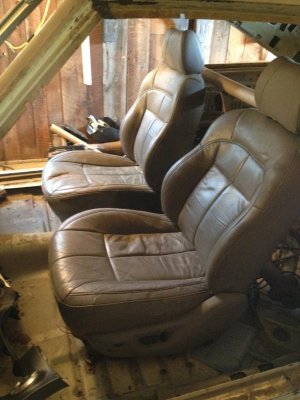 2002 Jeep Grand Cherokee Limited front buckets, leather , power 6 way..jpg 2002 Jeep Grand Cherokee Limited front buckets, leather , power 6 way..jpg