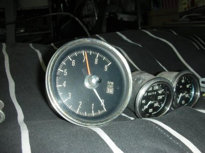 tach and gauges 001.jpg