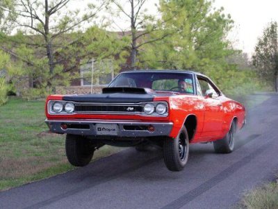 wheels up super bee.jpg wheels up super bee.jpg