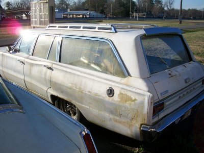 67 coronet station wagon 002.jpg