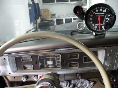 2 INTERIOR 65 PLYMOUTH HEMI 004.JPG