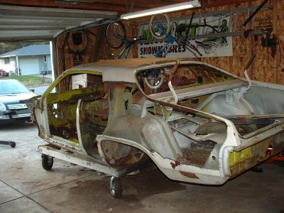 Dissasembled car 004.jpg