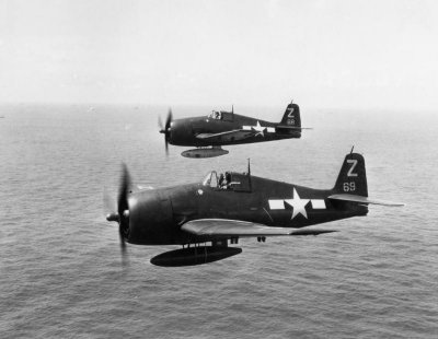 F6F-Hellcats-bw.jpg F6F-Hellcats-bw.jpg