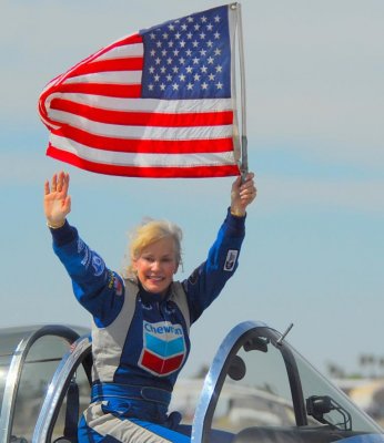 JULIE CLARK 07 01.jpg JULIE CLARK 07 01.jpg