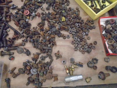 captive washer bolts.JPG captive washer bolts.JPG