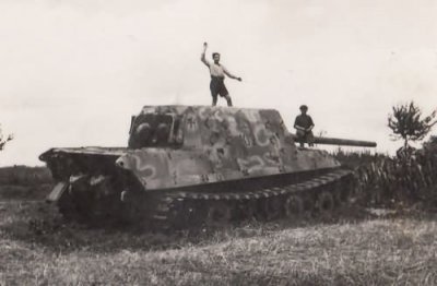 Jagdtiger_102.jpg