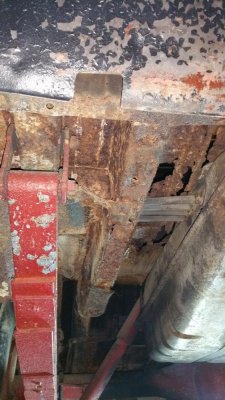 rearrail.jpg rearrail.jpg