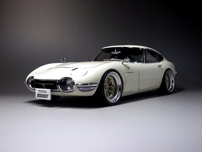 Toyota 2000GT 1-18th model.jpg