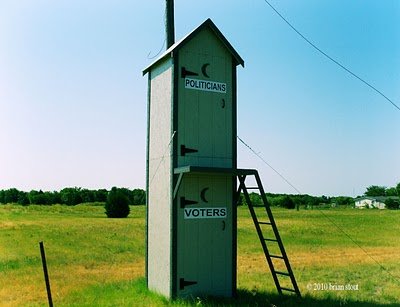 Doubledecker Outhouse 2.jpg