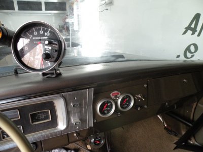 2 INTERIOR 65 PLYMOUTH HEMI 005.JPG