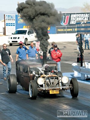 0907dp_02_z+diesels_in_the_desert_2009+diesel_rat_rod.jpg