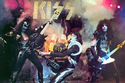 cover_alive_CUT1.jpg