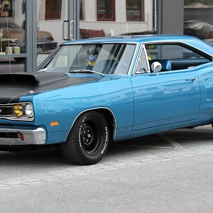 69 Super Bee. 71 Road Runner