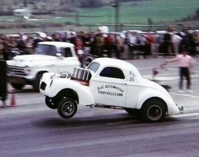 White 40 Willys pulling the wheels.jpg