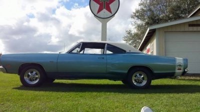 1969-dodge-super-bee-383-autonumbers-matching-1-owner-til-2012-post-car-2.JPG