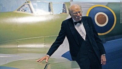 161025172551-bob-hoover-780x439.jpg