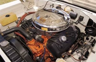 p56452_large-1966_Dodge_Hemi_Coronet-Engine_Bay_View.jpg