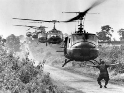 006-7-helicopters-in-line-634324.jpg