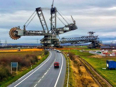 10-Giant-Trucks-8.jpg