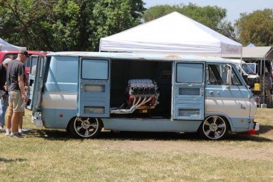 048-mopar-spring-fling-dodge-trucks-vans-2015.jpg